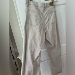 Signature high waisted Levi tan jeans